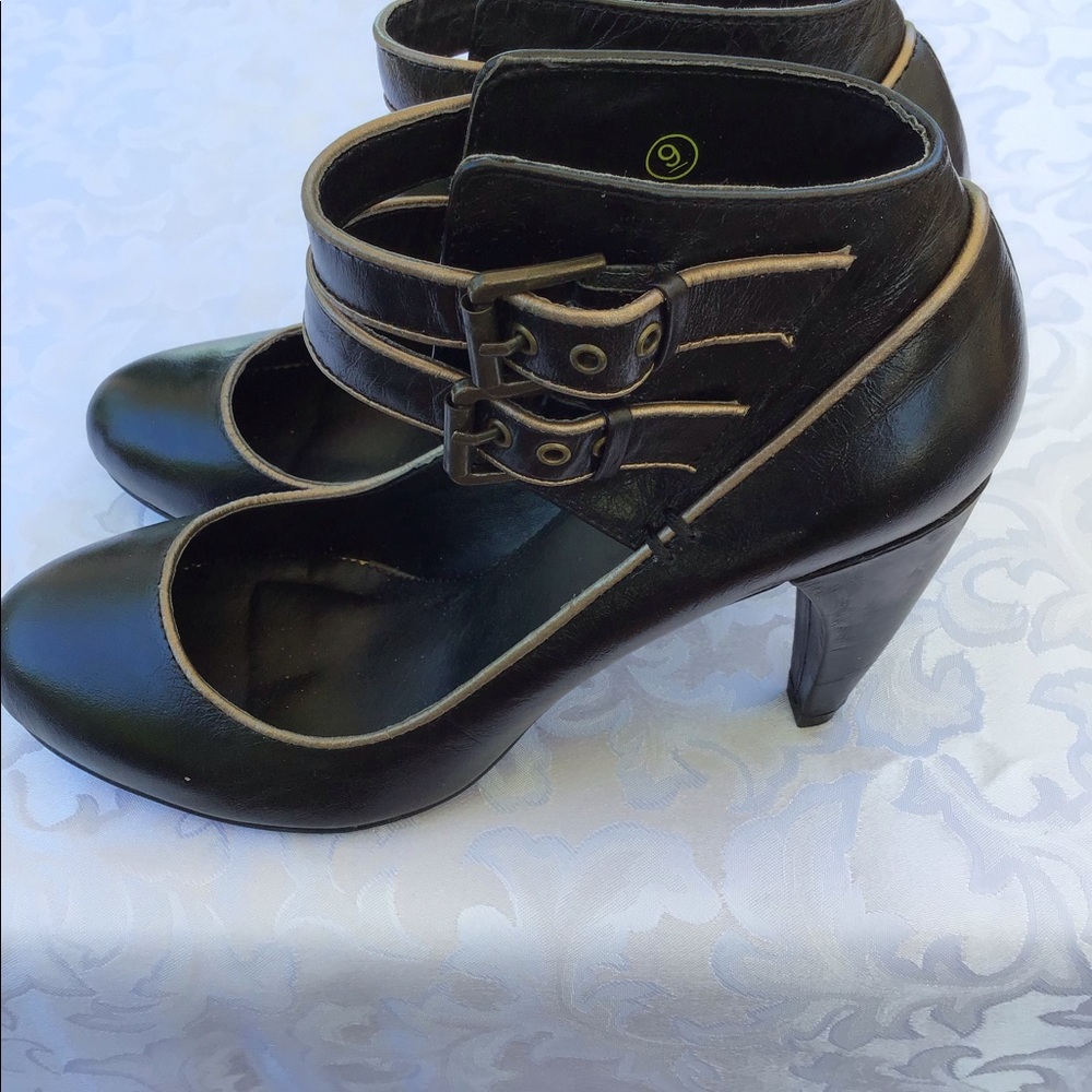 Faryl robin black ankle strap heels sz. 9